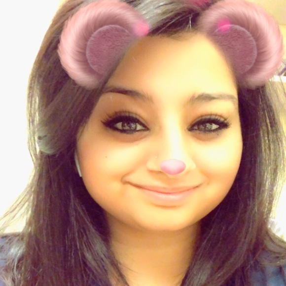 Meet your Posher, Sonia - Picture 1 of 3